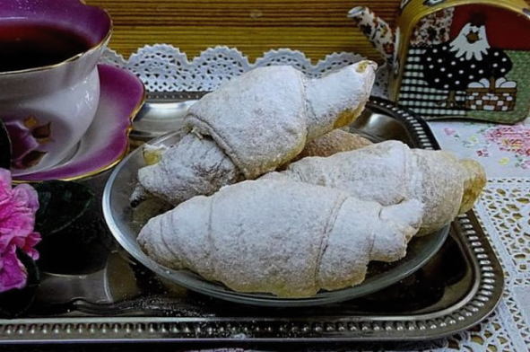 Kroasani od lisnatog tijesta s čokoladom