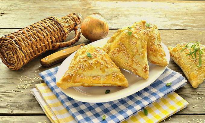 Samsa z dynią i mięsem w piekarniku