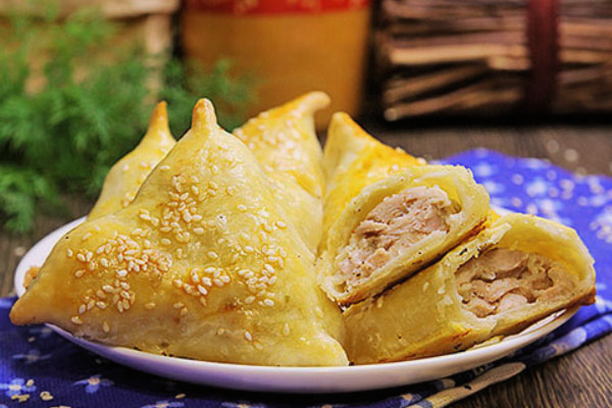 Samsa mit Hühnchen aus hefefreiem Blätterteig