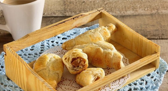Kako kuhati kroasane s kondenziranim mlijekom kod kuće