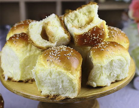Panini con marmellata di pasta lievitata