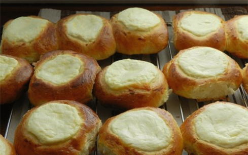 Panini con ricotta di pasta lievitata al forno