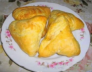 Usbekisches Samsa mit Blätterteigfleisch