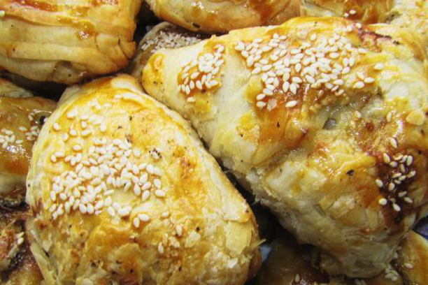 Samsa mit Blätterteig-Schweinefleisch
