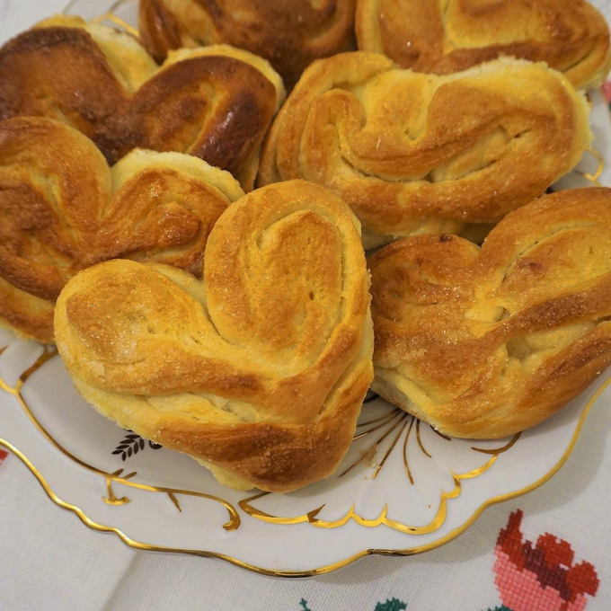 Panini con zucchero di pasta lievitata in forno