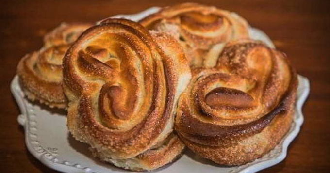Panini moscoviti di pasta lievitata con zucchero