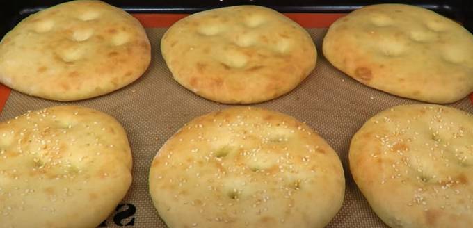 Torte di formaggio su kefir al forno