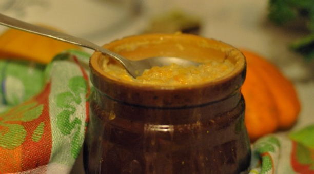 Weizen-Kürbis-Porridge im Ofen