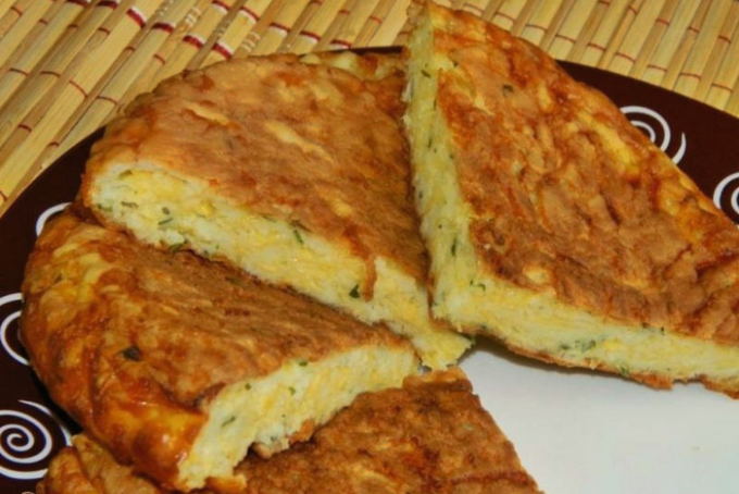 Sajttorta tejföllel egy serpenyőben