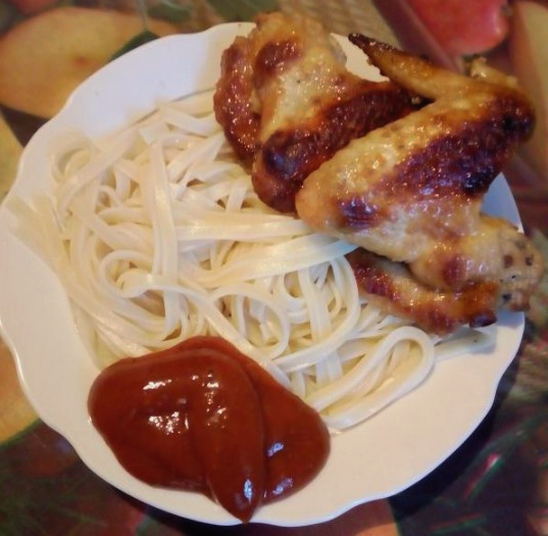 Alette di pollo in salsa di senape al miele in padella