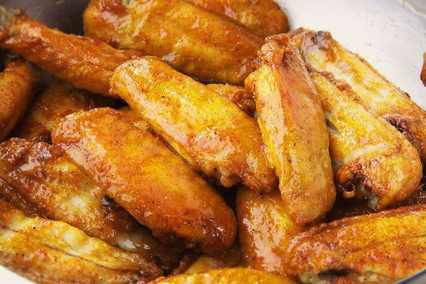 Flügel in Honig und Sojasauce in einem Slow Cooker