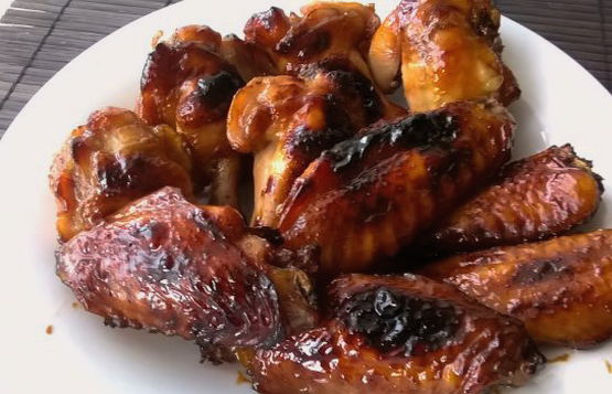 Alette di pollo al miele e salsa di soia al forno