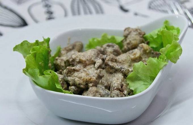 Fegato di pollo con funghi in salsa cremosa