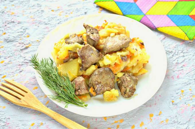 Fegato di pollo con patate, cipolle e carote