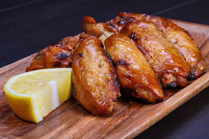 Ali di pollo in salsa di senape al miele al forno