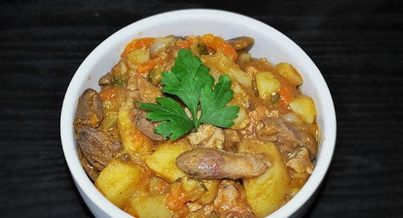 Patate in umido con cuori di pollo e fegato