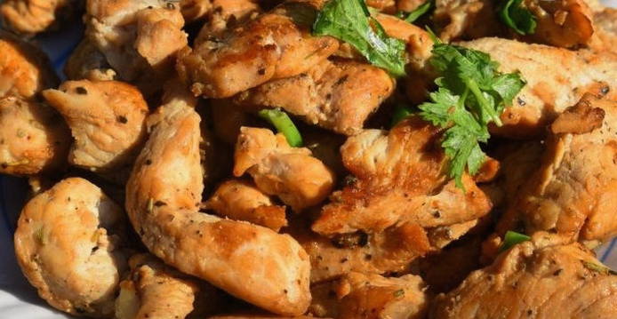 Bocconcini di petto di tacchino in padella