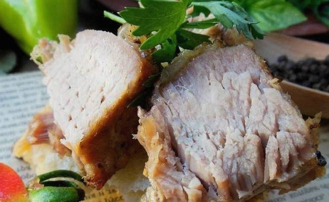 Schweinefleisch portionsweise im Ofen gebacken