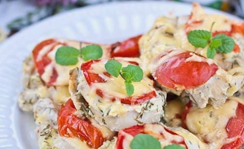 Putensteak mit Tomaten im Ofen