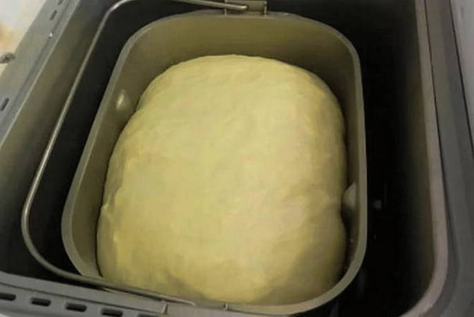 Impasto classico per manti in macchina per il pane