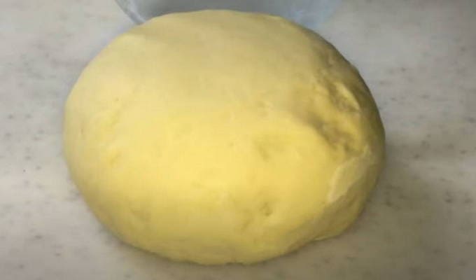 Teig für Manti für 1 Kilogramm Mehl