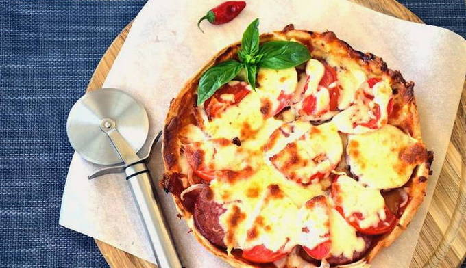 Schnelle Pizza im Ofen in 10 Minuten