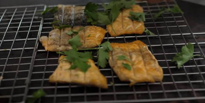 Salmone marinato al limone alla griglia