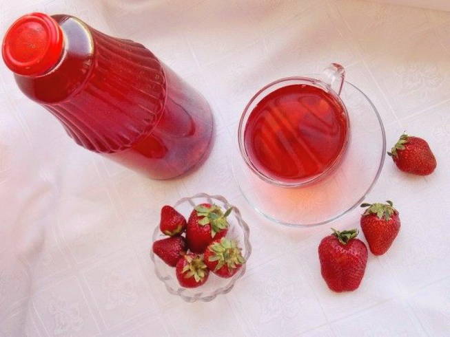 Erdbeerkompott zum sofortigen Trinken