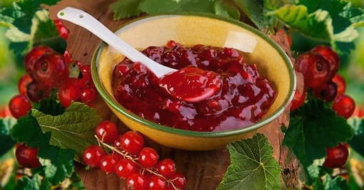 Ljuti umak od crvenog ribiza za zimu