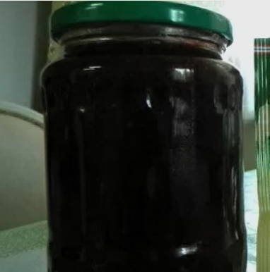 Rote Kirschpflaumenmarmelade für den Winter