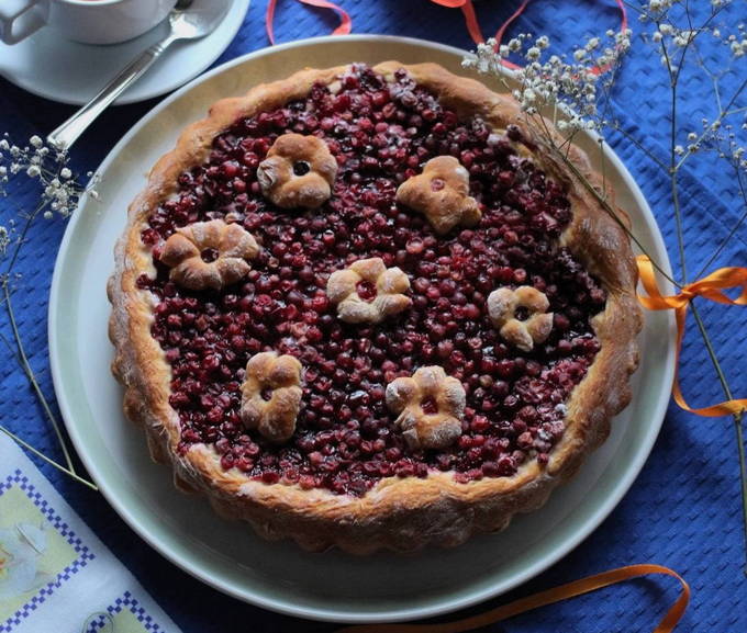 Fagyasztott vörösáfonyás élesztős pite