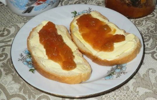 Almalekvár naranccsal lassú tűzhelyen
