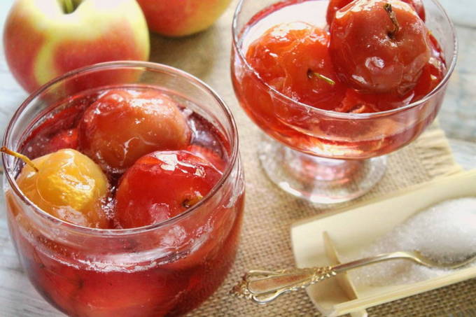 Marmellata di fette di ranetka affettate per l'inverno