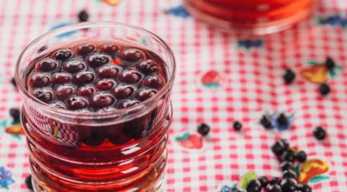 Blaubeerkompott im 1 Liter Glas für den Winter