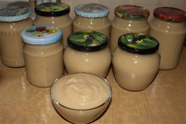 Purea di Ranetka con latte condensato per l'inverno
