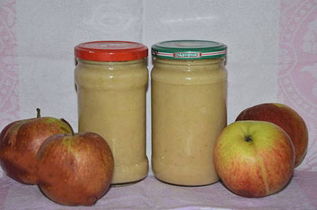 Antonovka Apfelpüree mit Sahne