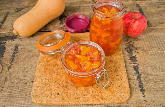 Marmellata di mele con fettine di cinque minuti per l'inverno
