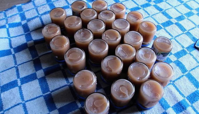 Appelmoes door de sapcentrifuge voor de winter