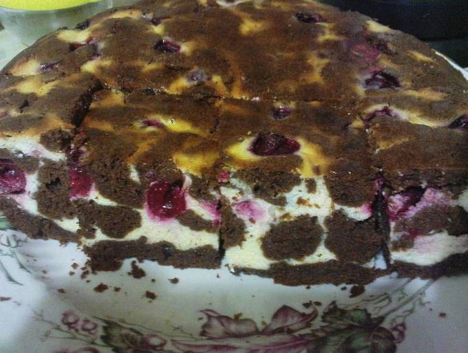 Csokoládé pite meggyel lassú tűzhelyen