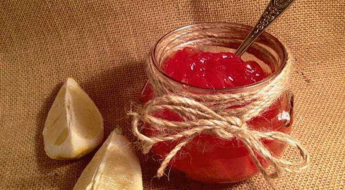 Konfitüre aus Wassermelonenmark mit Zitrone