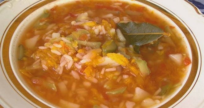 Gurke mit Reis und Hühnchen