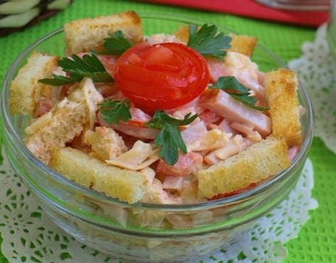 Salata od šunke i rajčice
